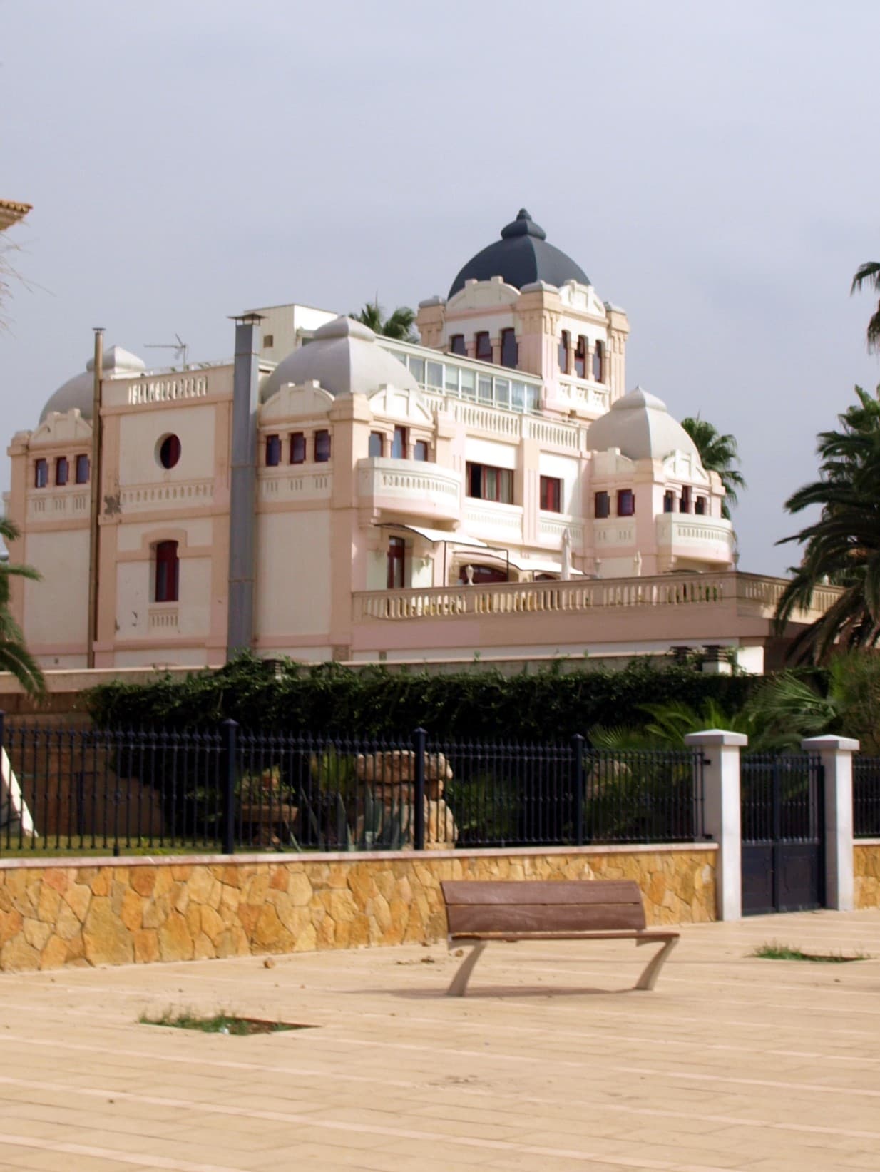 Platja de Ciutat Jardí — Hotel Ciutat Jardí.JPG